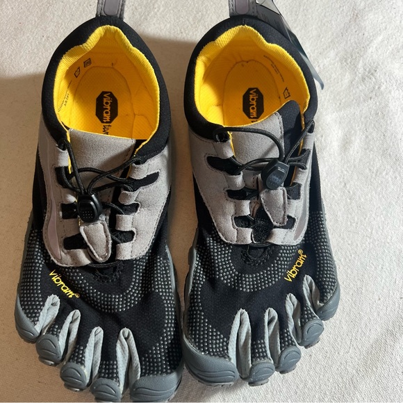Vibram Black and Gray Women's Sneakers - Picture 1 of 6